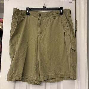 Men's Columbia Tan Cargo Shorts Size 38x11. Outdoor. Natural.
